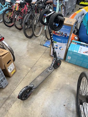 Lot 2257 - Pure 2-wheeled electric scooter with charger