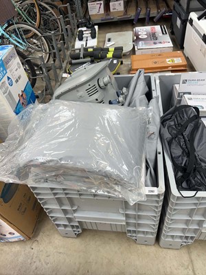 Lot 2262 - Grey pallet box (not included) containing a...