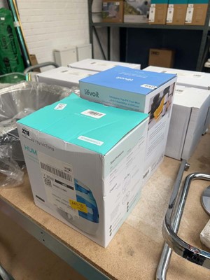 Lot 2218 - 2x humidifiers