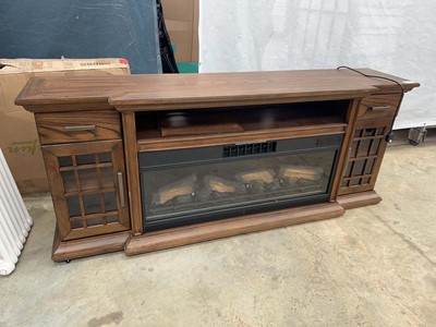 Lot 2220 - Tresanti classic flame electric fire-suite