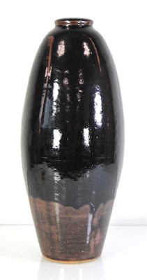 Lot David Leach (1911-2005), a tall stoneware vase...