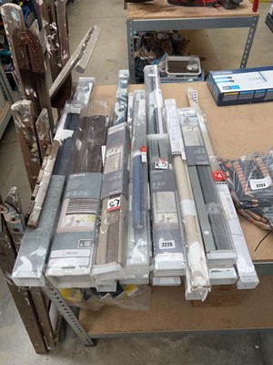 Lot 2226 - Large selection of various sized blinds to...