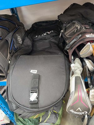 Lot 2304 - Black Maxfli golf duffle bag