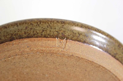Lot Sheila Casson (1930-2022), a stoneware dish...