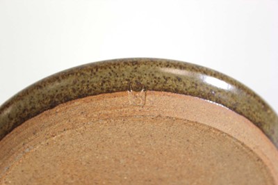 Lot Sheila Casson (1930-2022), a stoneware dish...