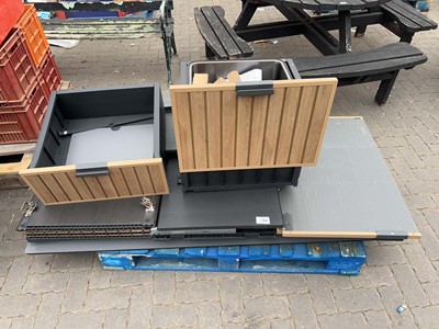 Lot 2376 - Dismantled Keter outdoor island