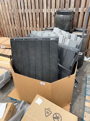 Lot 2380 - Pallet containing a dismantled outdoor garden...