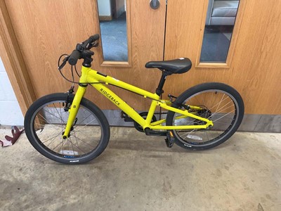 Lot 2239 - Kids Ridgeback Dimension 20 mountain bike in...