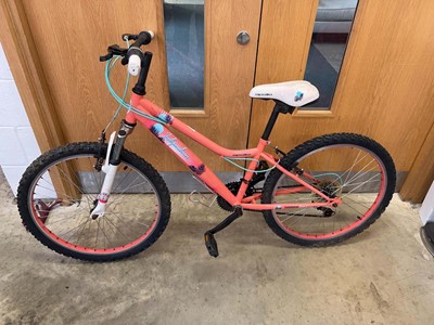 Lot 2240 - Girls Apollo mountain bike in pink