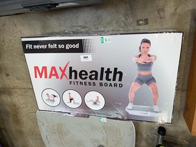 Lot 2250 - Boxed MaxHealth fitness board