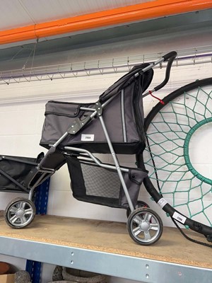 Lot 2469 - 3 wheeled collapsible pet buggy