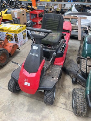 Lot 2471 - Mountfield 827.M petrol ride on mower with...