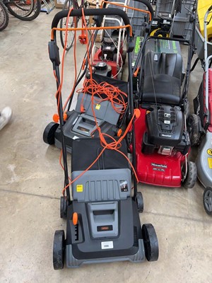 Lot 2486 - Von Haus electric scarifier