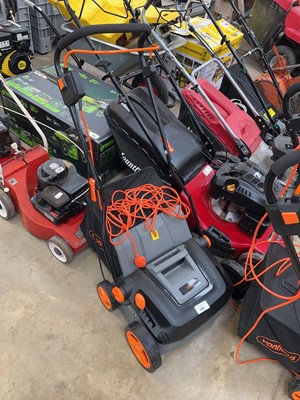 Lot 2487 - Von Haus electric scarifier