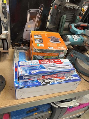Lot 2528 - RAC 10" twin handled car polisher together...
