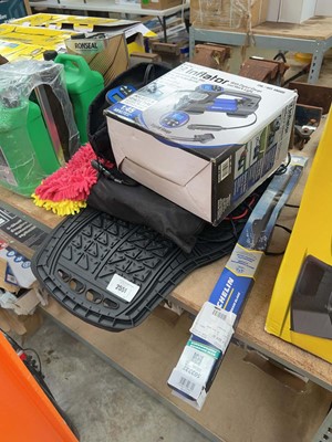 Lot 2551 - Selection of mixed car related items to...