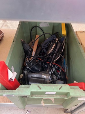 Lot 2555 - Crate of mixed tooling