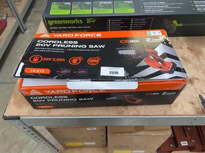 Lot 2576 - Boxed Yardforce 20V cordless pruning saw with...