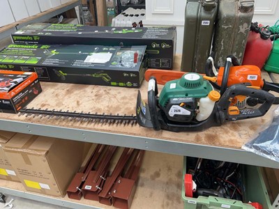 Lot 2578 - Petrol hedge trimmer
