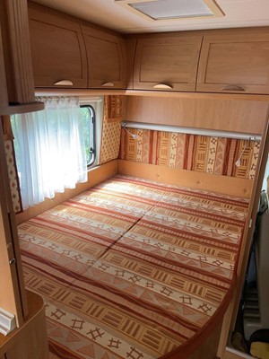 Lot 4330 - Burstner Ventana Classic single axle caravan...