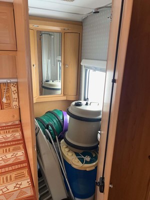Lot 4330 - Burstner Ventana Classic single axle caravan...