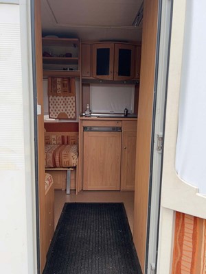 Lot 4330 - Burstner Ventana Classic single axle caravan...