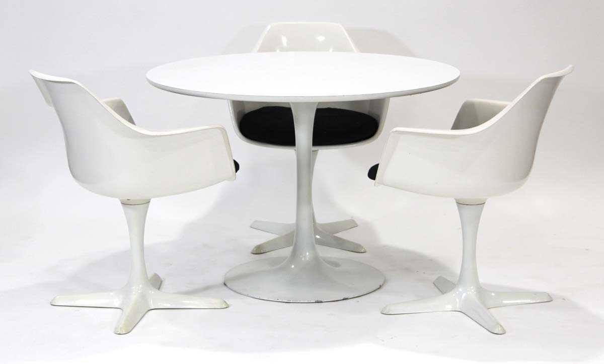 Lot 31 - A set of three Arkana Model 116 tub chairs...