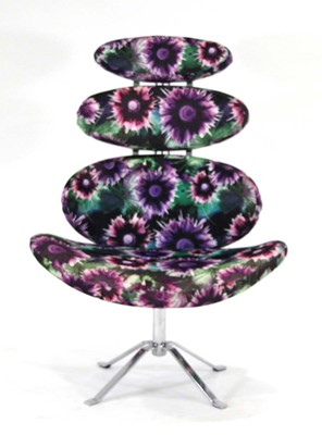 Lot 32 - Attributed to Zuri Furniture, a 'Pebble' chair...