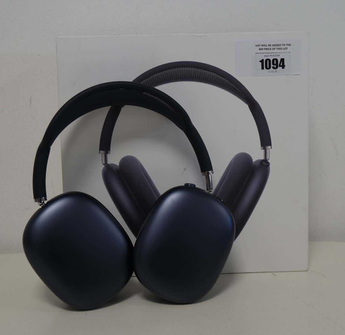 Lot 1047 - Apple AirPods Max, Midnight, model A3184,...