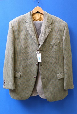 Lot 1203 - A Gurteen Esquire wool shooting jacket size...
