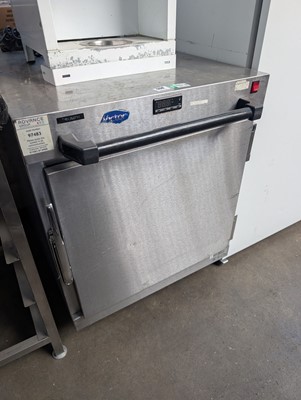Lot 550 - 70cm electric Victor mobile heated cabinet