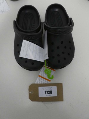 Lot 1934 - (UK Jr 4) Crocs