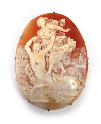 Lot 502 - A 15ct yellow gold mounted cameo brooch carved...