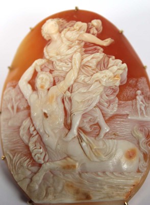 Lot 502 - A 15ct yellow gold mounted cameo brooch carved...