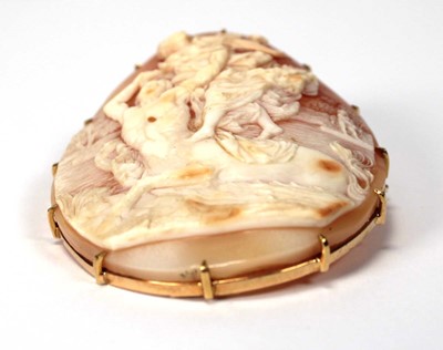 Lot 502 - A 15ct yellow gold mounted cameo brooch carved...