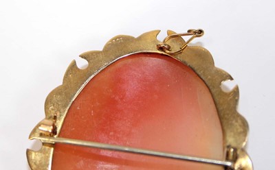 Lot 503 - A 9ct yellow gold mounted cameo brooch...