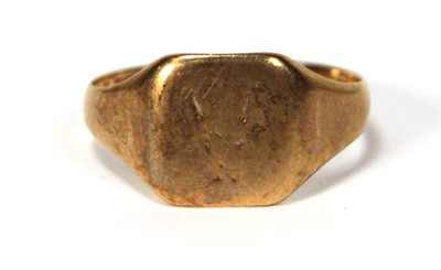 Lot 506 - A 9ct yellow gold signet ring, ring size W 1/2,...