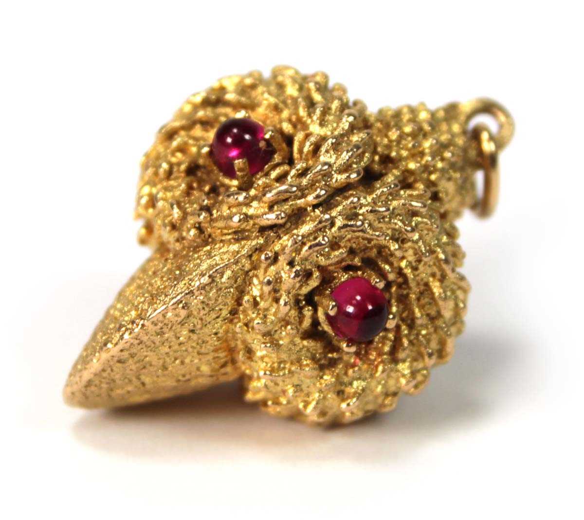 Lot 513 - A (?)French textured yellow metal pendant in...