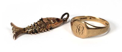 Lot 515 - A 9ct yellow gold signet ring, Chester 1957,...