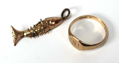 Lot 515 - A 9ct yellow gold signet ring, Chester 1957,...