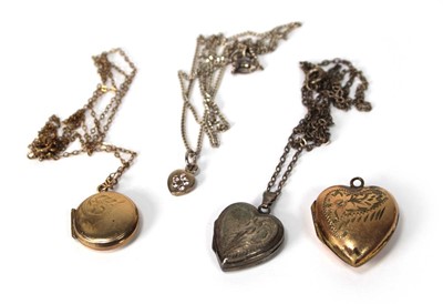 Lot 535 - A 9ct yellow gold fine chainlink necklace...