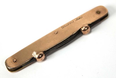 Lot 540 - A 9ct rose gold double bladed fruit knife,...
