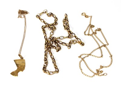 Lot 569 - A 9ct yellow gold chainlink necklace, l. 50 cm,...