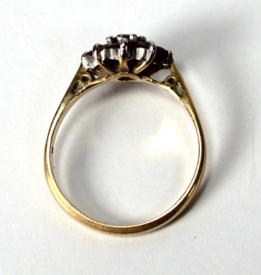 Lot 579 - An 18ct yellow gold and platinum highlighted...