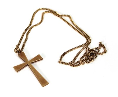 Lot 598 - A 9ct yellow gold flay curblink necklace...