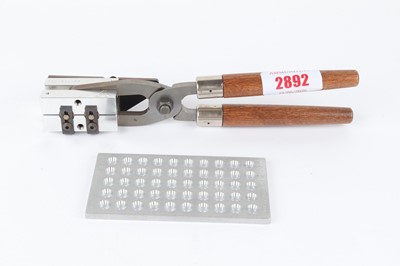 Lot 2892 - An NOE 550-536-RF bullet mould