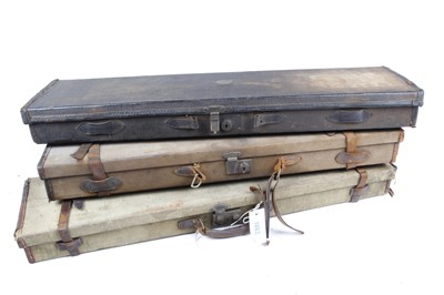 Lot 1462 - Canvas and leather gun case with green baize...