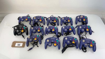 Lot 1078 - 14x Nintendo GameCube controllers