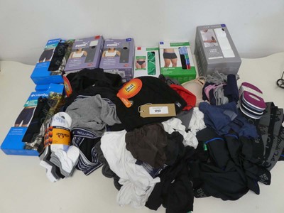 Lot 1712 - Bag containing men's and women's underwear,...