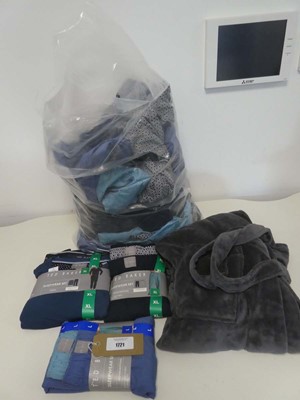 Lot 1721 - Approx. 30 items of men's sleepwear and a robe...